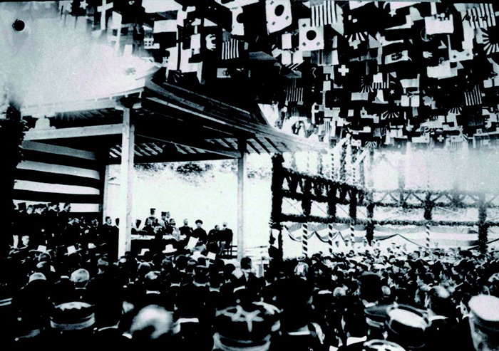 1905년 서울에서 열린 경부선 철도 개통식